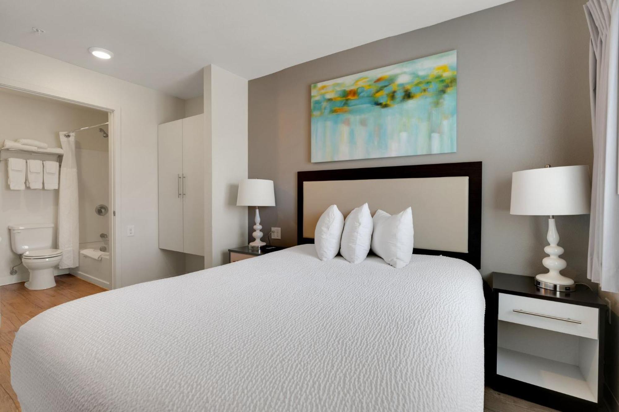 Simplicity 1306 I Comfy & Modern 2bd Apt! San Antonio