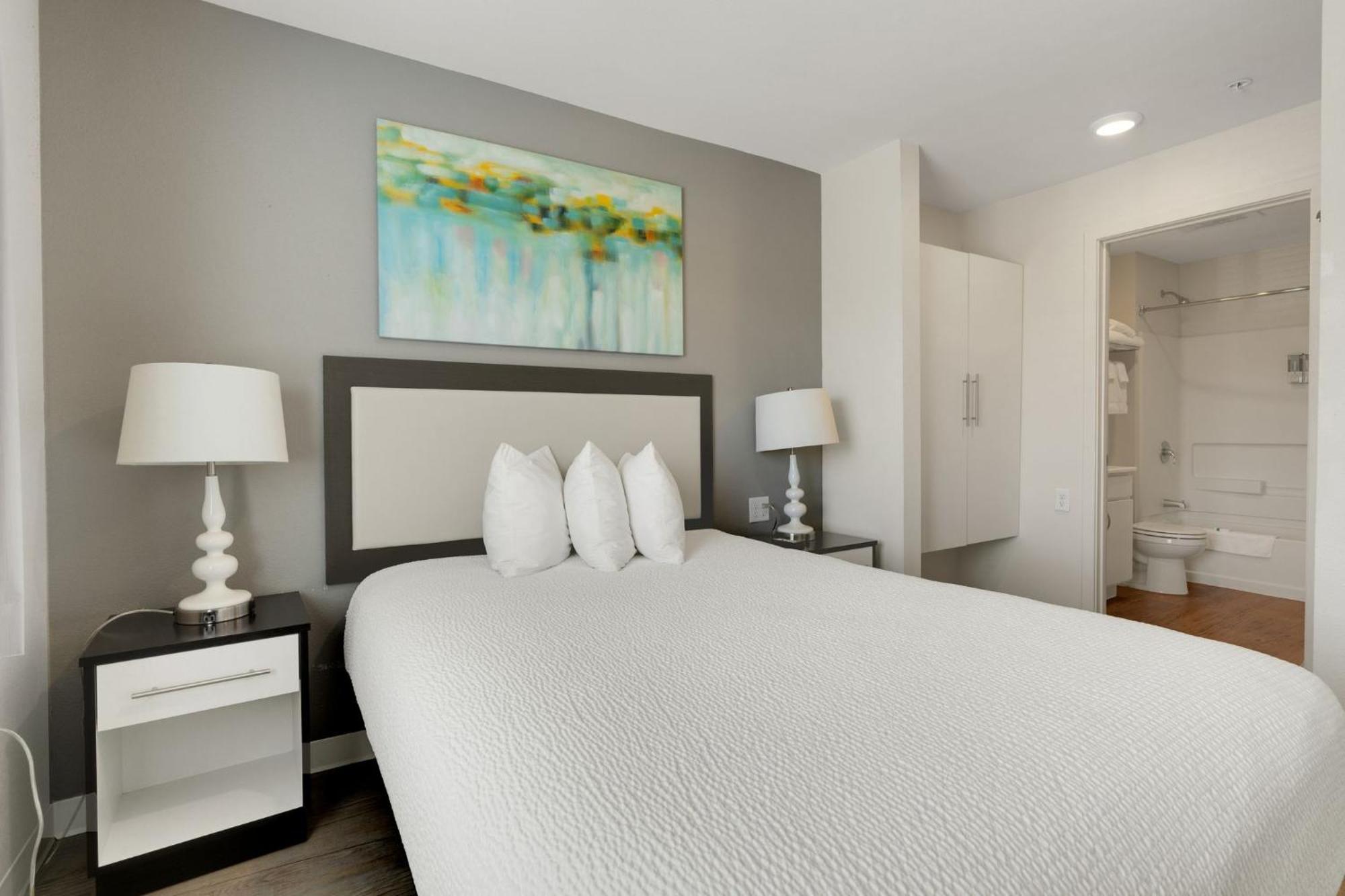 Apartment Simplicity 1306 I Comfy & Modern 2bd Apt!